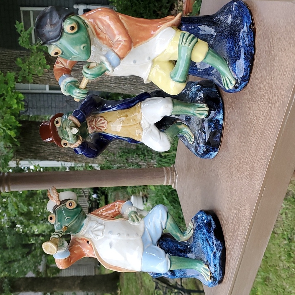 Set of 3 Frog ceramic statues
